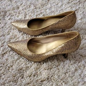 Gold glitter pumps